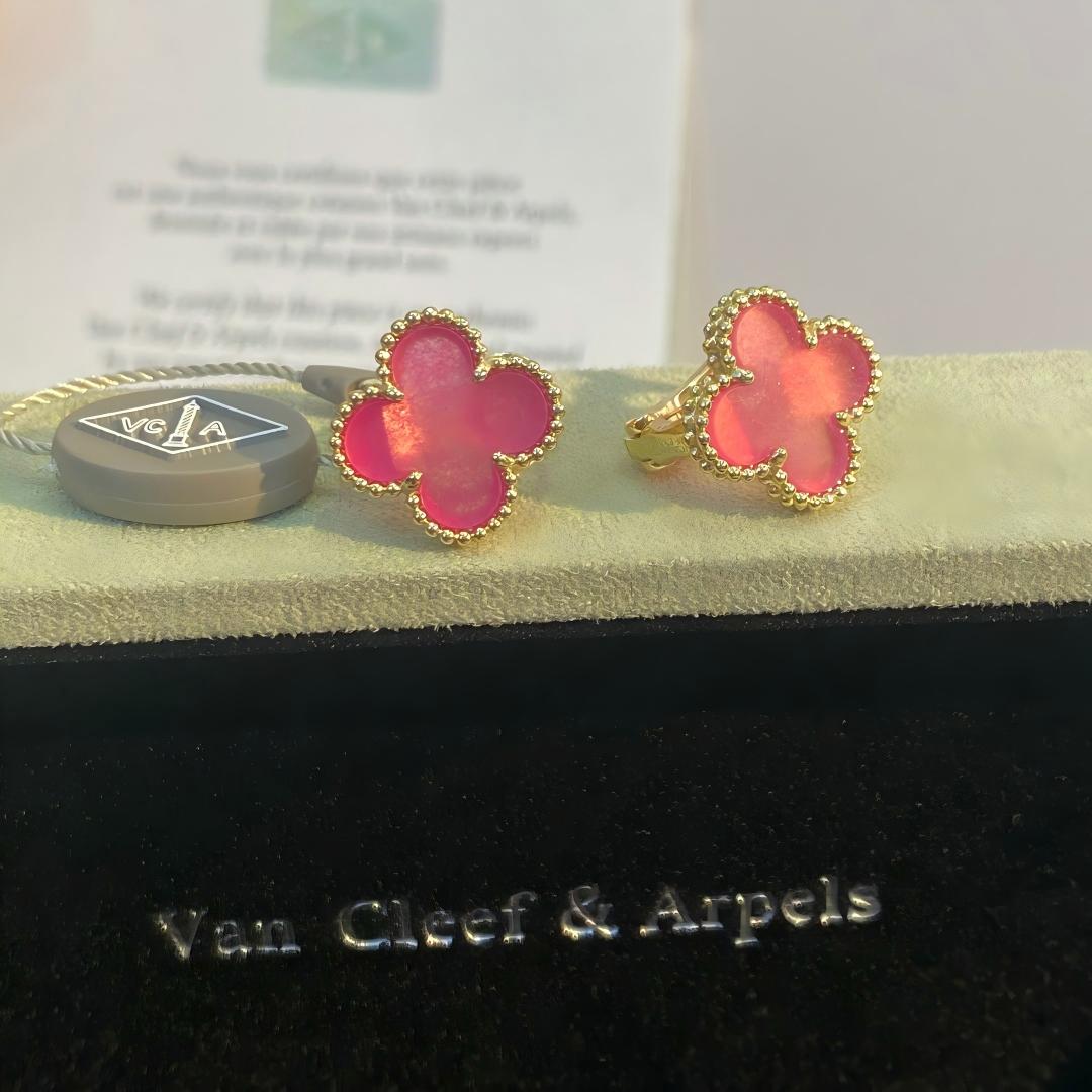 [Regalia Jewelry]NEW CLOVER 1 MOTIF PINK ENAMEL STUD EARRINGS