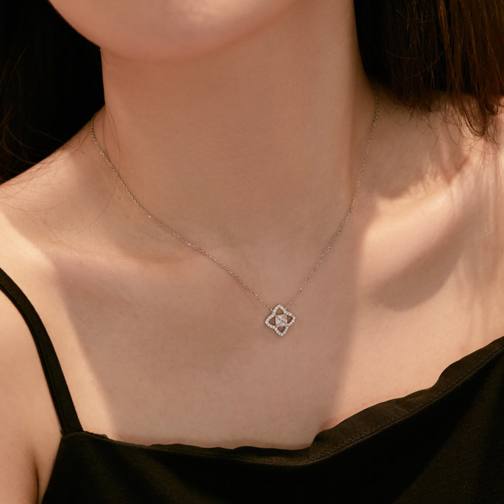 [Regalia Jewelry]Exquisite Flower Shape Princess Cut Necklace