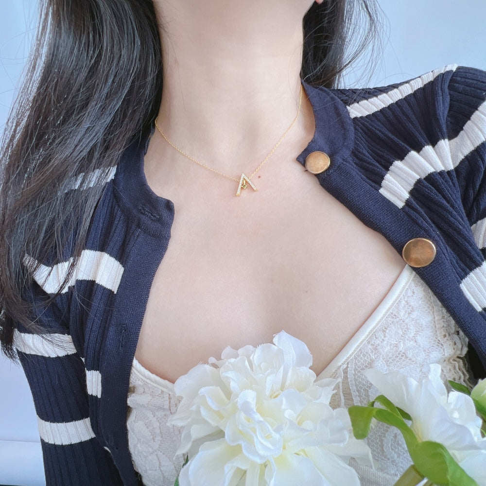 [Regalia Jewelry]Sparkling "A" Shape Necklace