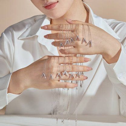 [Regalia Jewelry]Sparkling "A" Shape Necklace