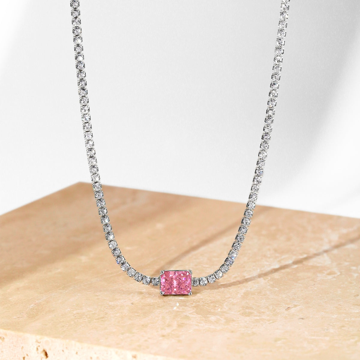 [Regalia Jewelry]2.0 carat Ornate Emerald Cut Necklace