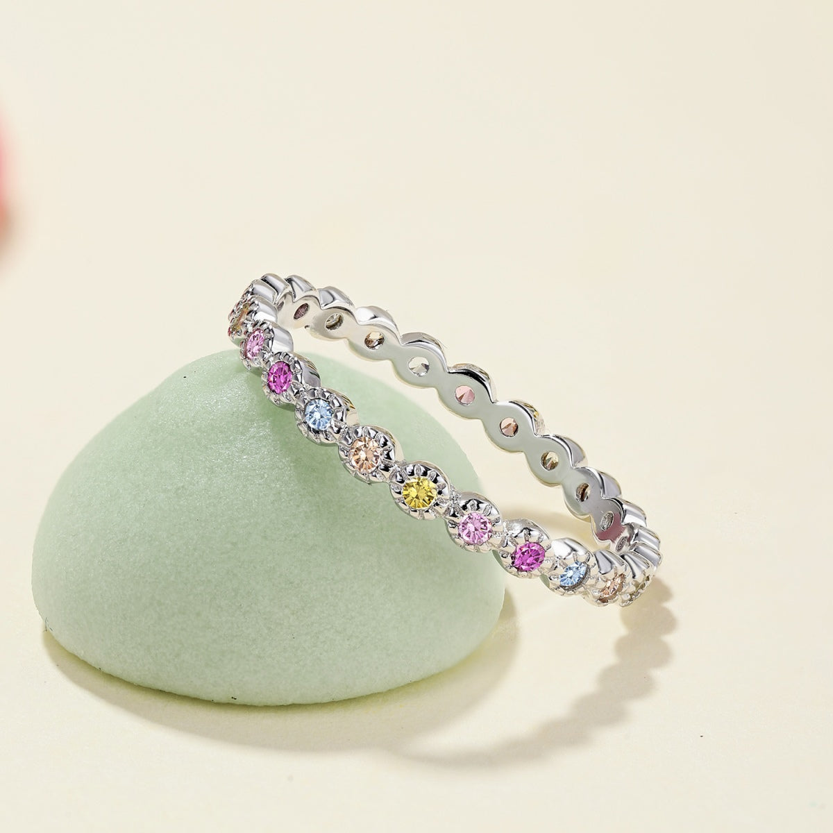 [Regalia Jewelry]Radiant Sparkling Round Cut Daily Ring