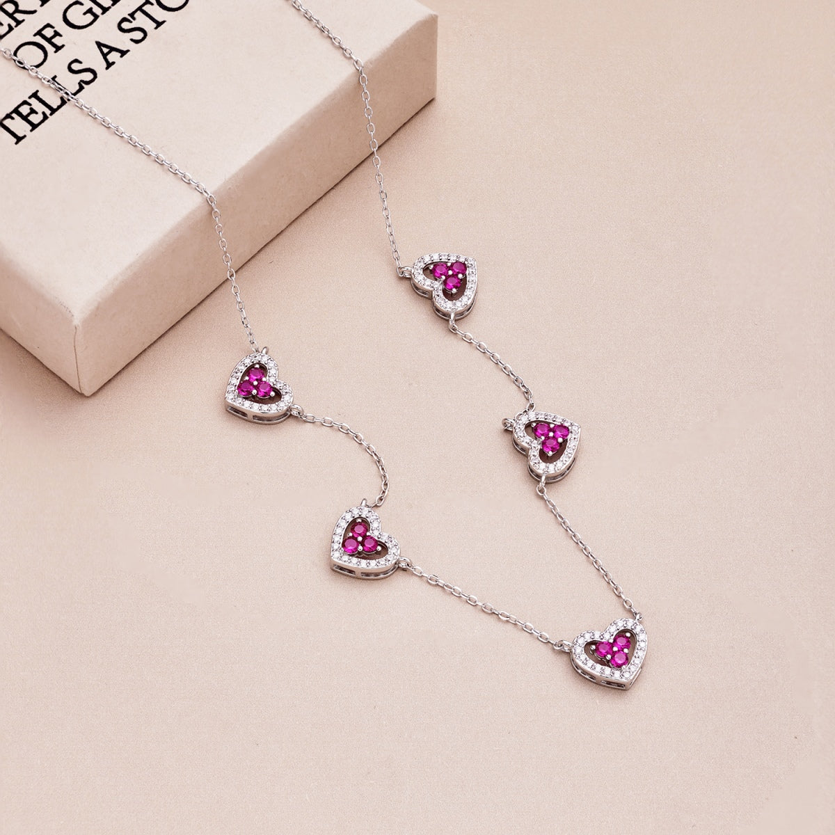 [Regalia Jewelry]Sparkling Five Heart Necklace
