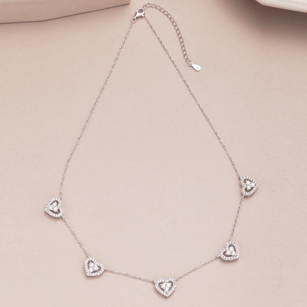 [Regalia Jewelry]Sparkling Five Heart Necklace