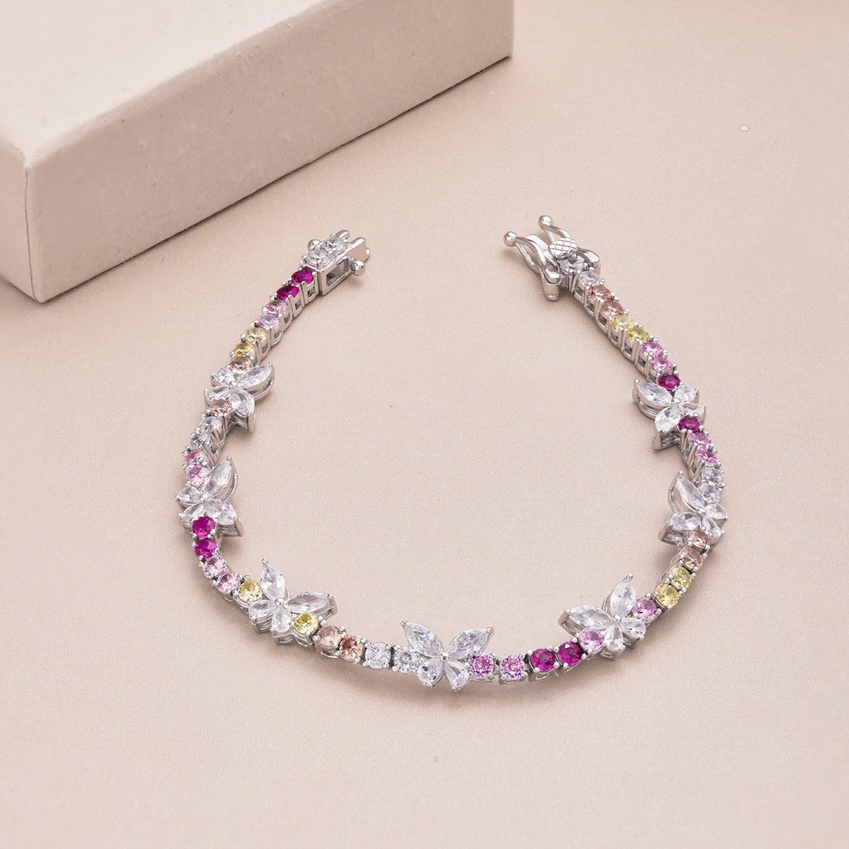 [Regalia Jewelry]Ornate Colorful Butterfly Shape Round Cut Daily Bracelet
