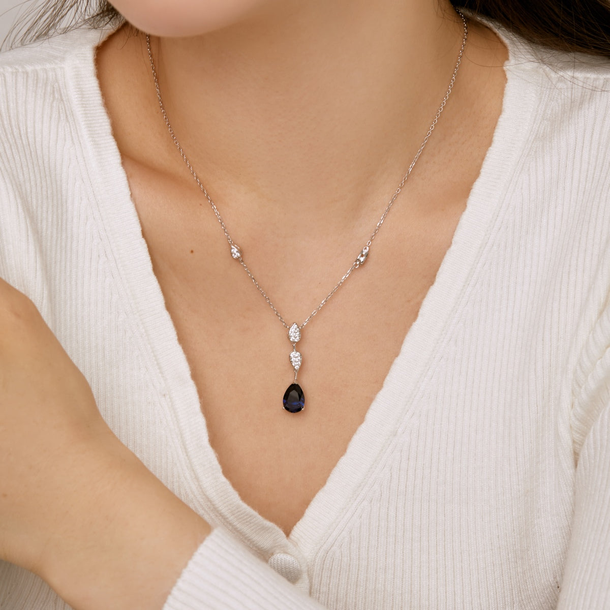 [Regalia Jewelry]Dazzling Pear Cut Necklace