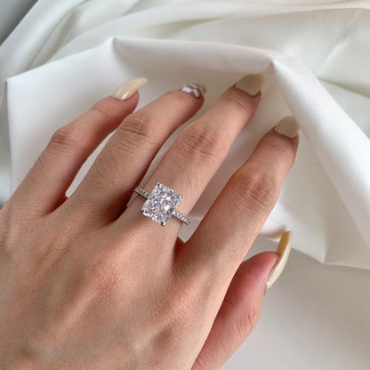 [Regalia Jewelry]4.0 Carat Luxurious Engagement Ring