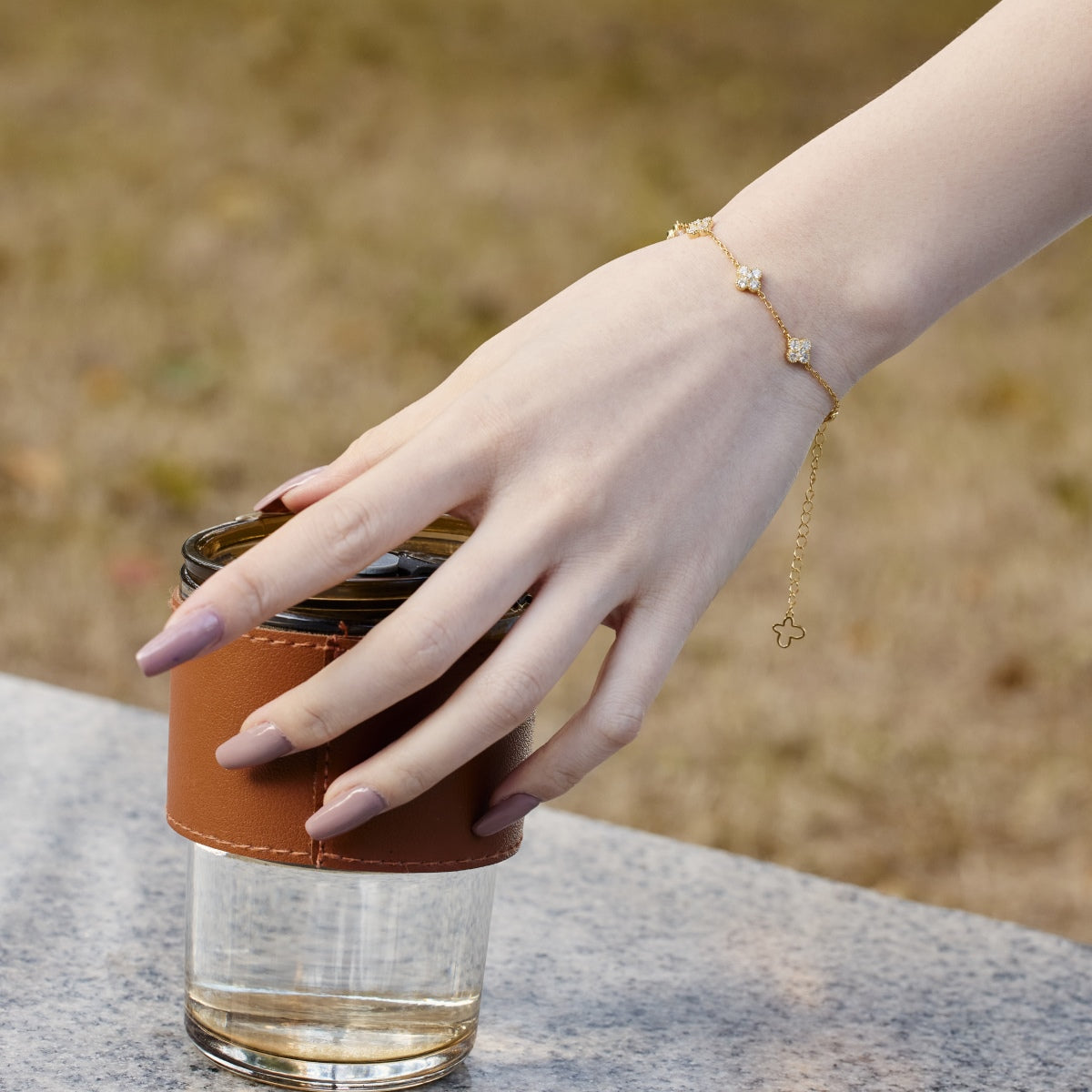 [Regalia Jewelry]Four-Leaf Clover Hollow Butterfly Bracelet