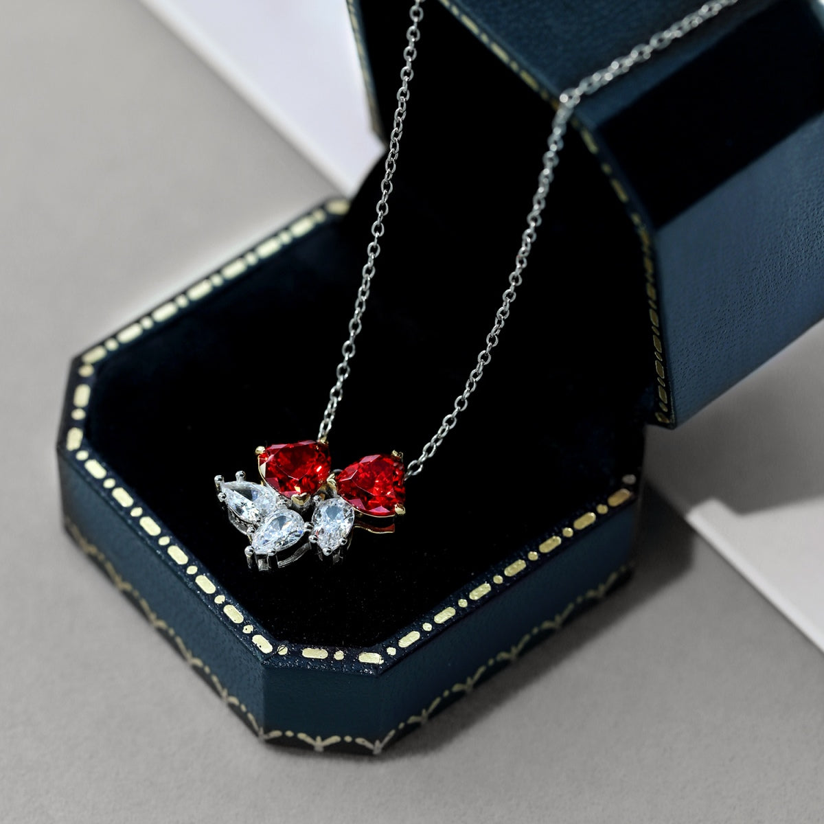 [Regalia Jewelry]Dainty Red Heart Necklace