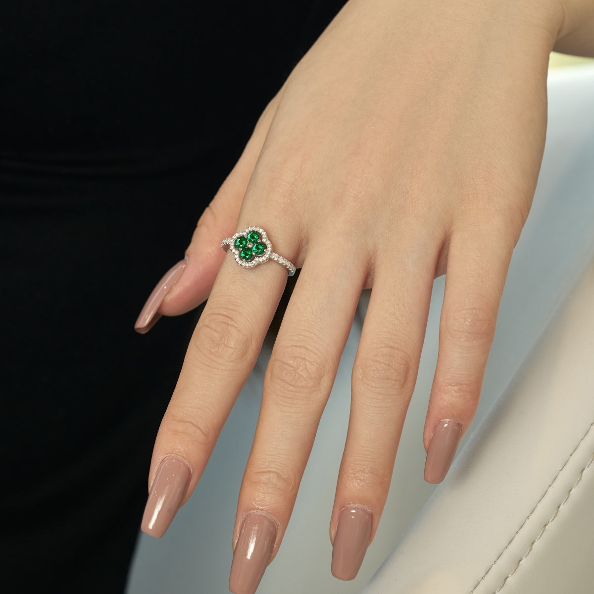 [Regalia Jewelry]Four Leaf Clover Flower Design Ring