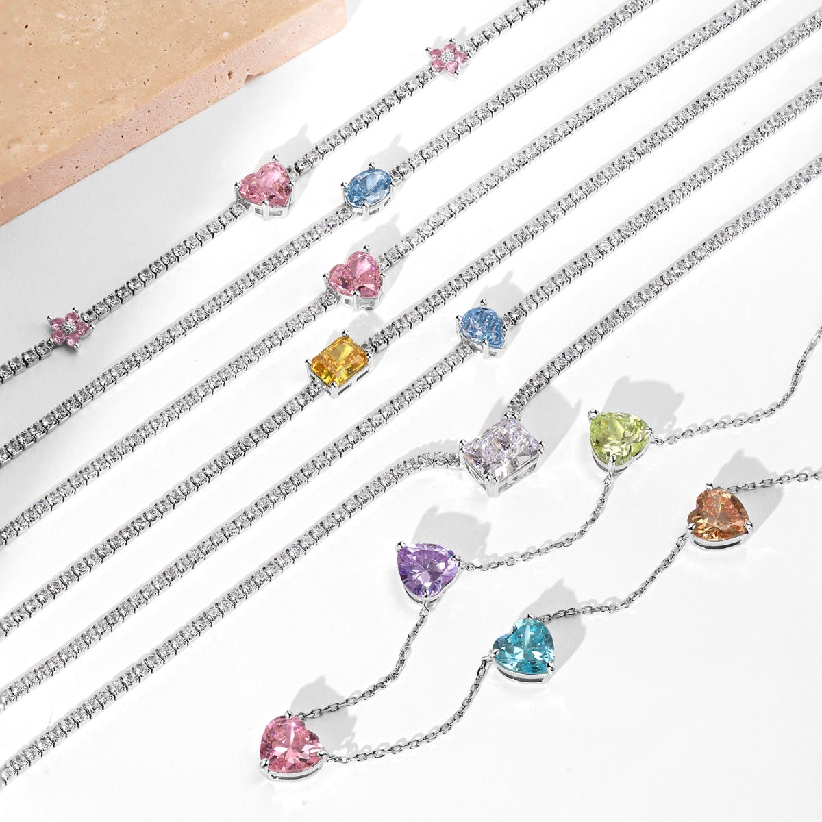 [Regalia Jewelry]Dazzling Pink Heart Flower Necklace