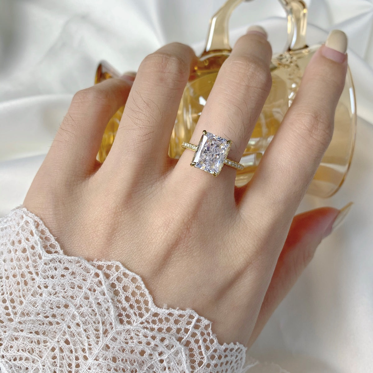 [Regalia Jewelry]4.0 Carat Luxurious Engagement Ring