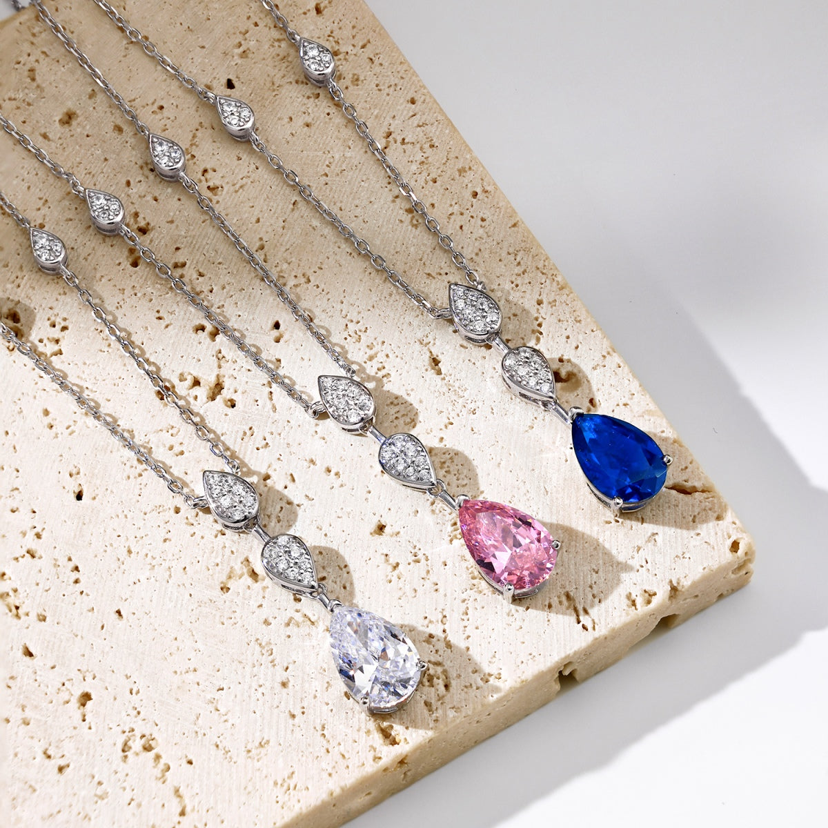 [Regalia Jewelry]Dazzling Pear Cut Necklace
