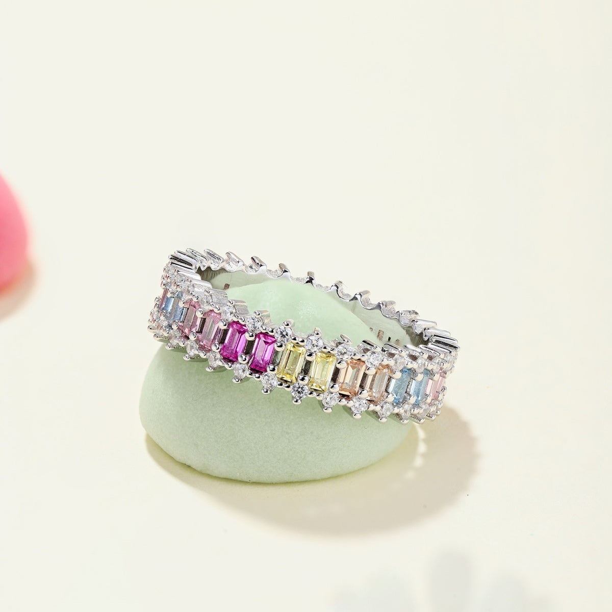 [Regalia Jewelry]Splashy Ornate Emerald Cut Cocktail Ring