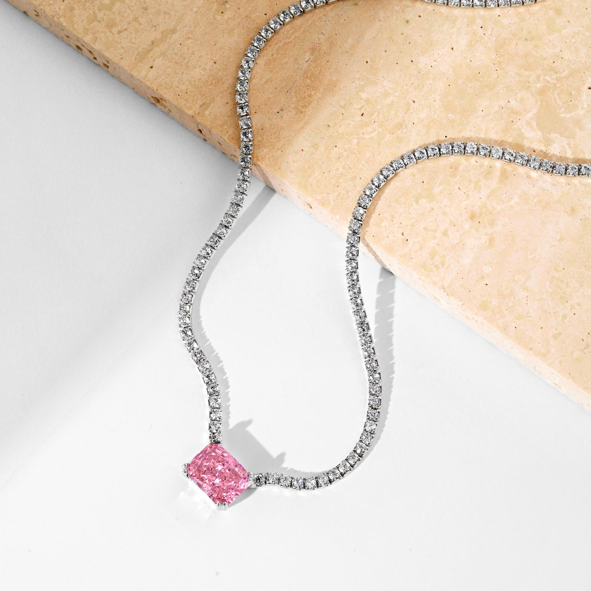 [Regalia Jewelry]4.0 Carat Elegant Radiant Cut Necklace