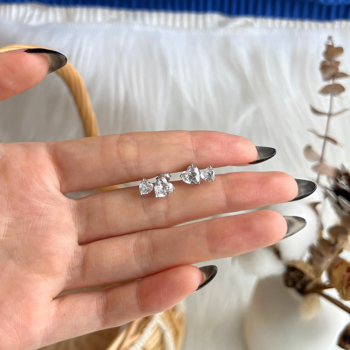 [Regalia Jewelry]Double Heart-Shape Classic Princess Style Earrings