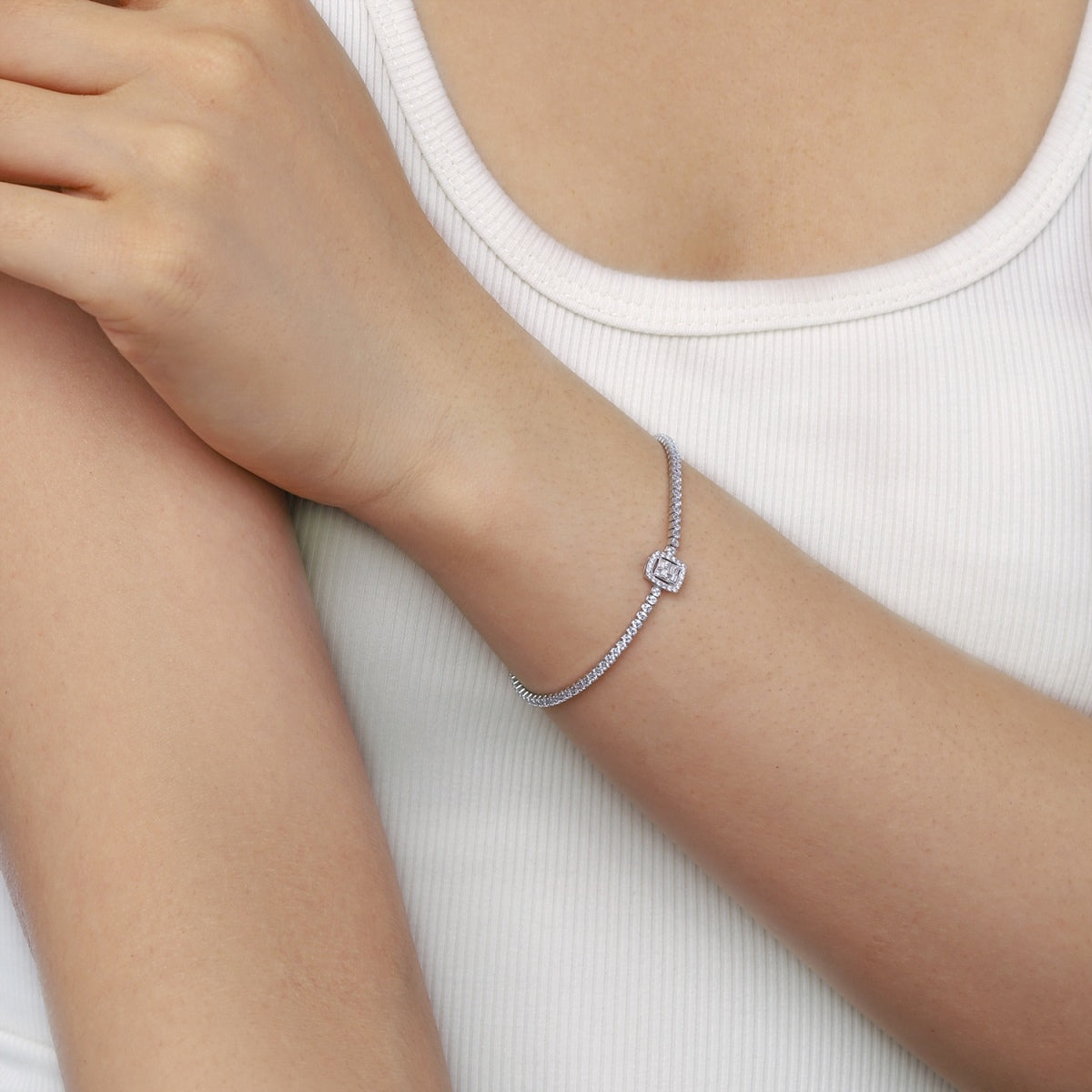 [Regalia Jewelry]Luxurious Dazzling Square Shape Banquet Bracelet