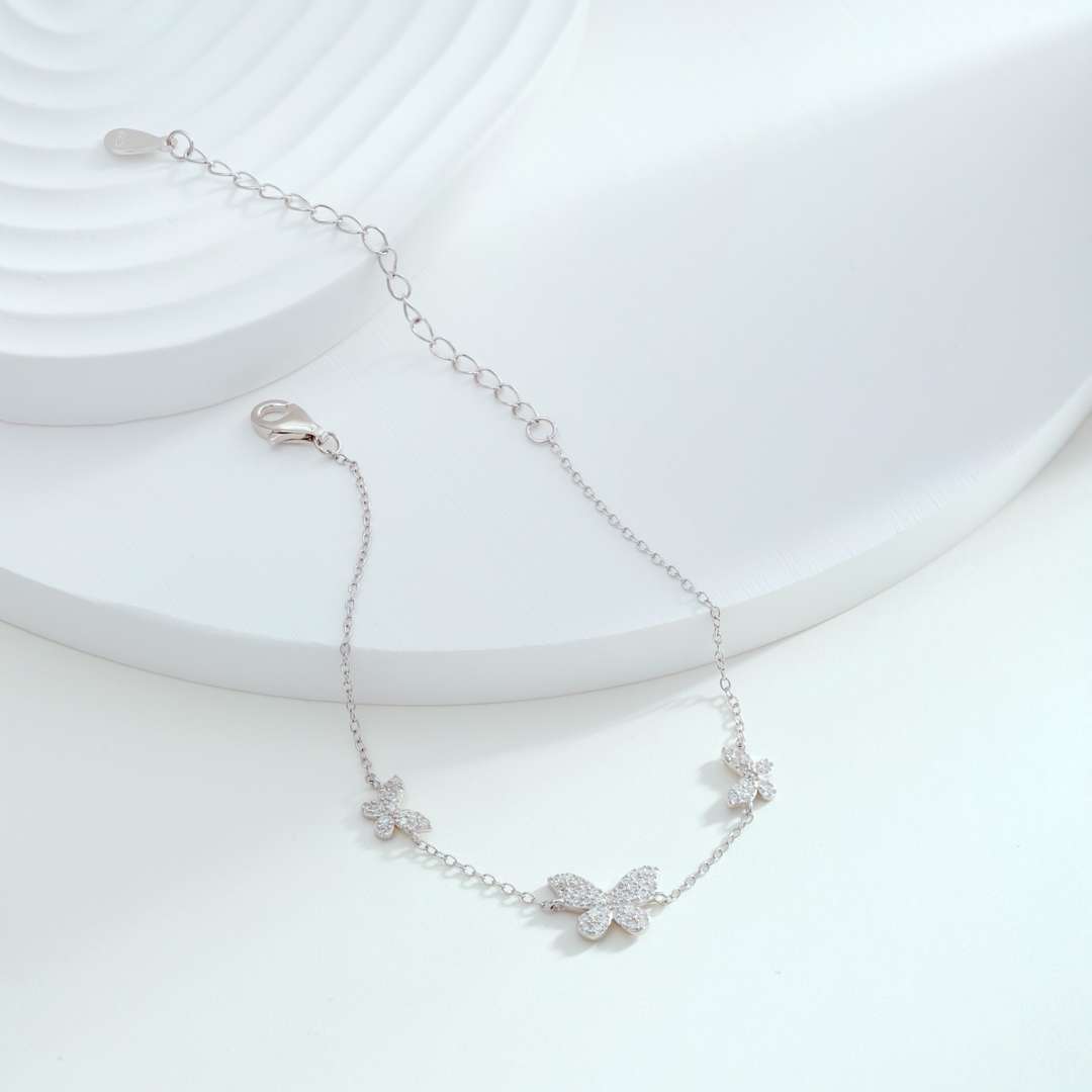 [Regalia Jewelry]Delicate Butterfly Pendant Bracelet