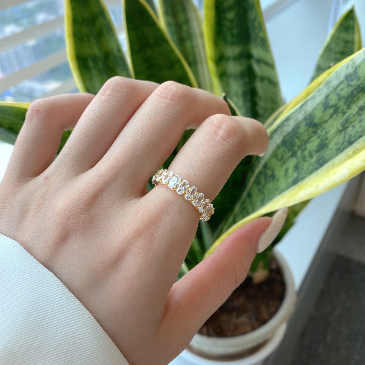 [Regalia Jewelry]Ornate Oval Cut Tennis Ring