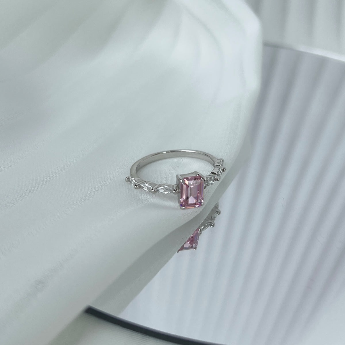 [Regalia Jewelry]1.0 Carat Dainty Resplendent Radiant Cut Daily Ring