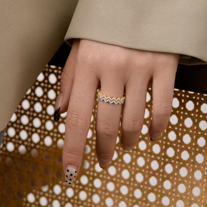 [Regalia Jewelry]Delicate Enchanting Wave Shape Daily Ring
