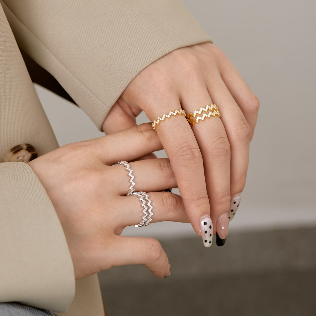 [Regalia Jewelry]Delicate Enchanting Wave Shape Daily Ring