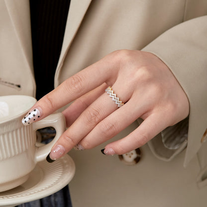 [Regalia Jewelry]Delicate Enchanting Wave Shape Daily Ring
