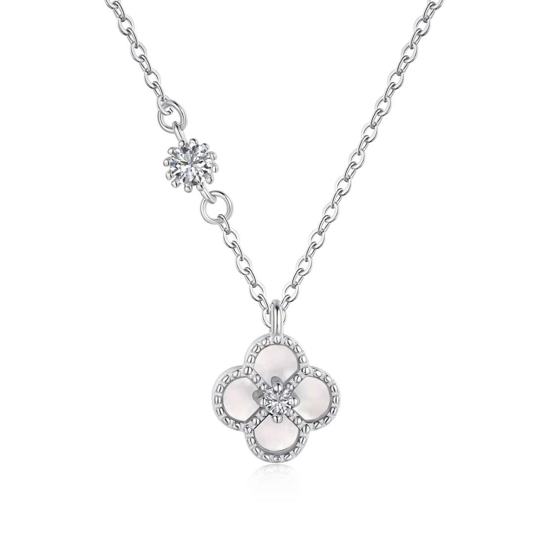 [Regalia Jewelry]Delicate Flower Shape Necklace
