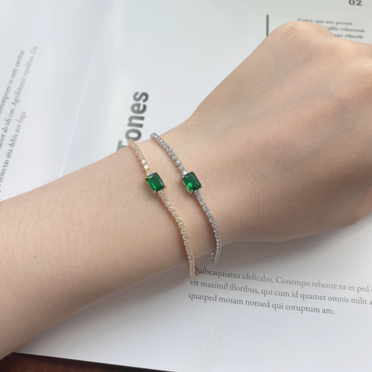 [Regalia Jewelry]1.0 Carat Unique Emerald Cut Banquet Bracelet