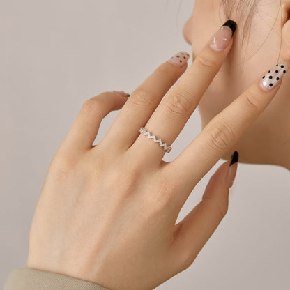 [Regalia Jewelry]Delicate Enchanting Wave Shape Daily Ring