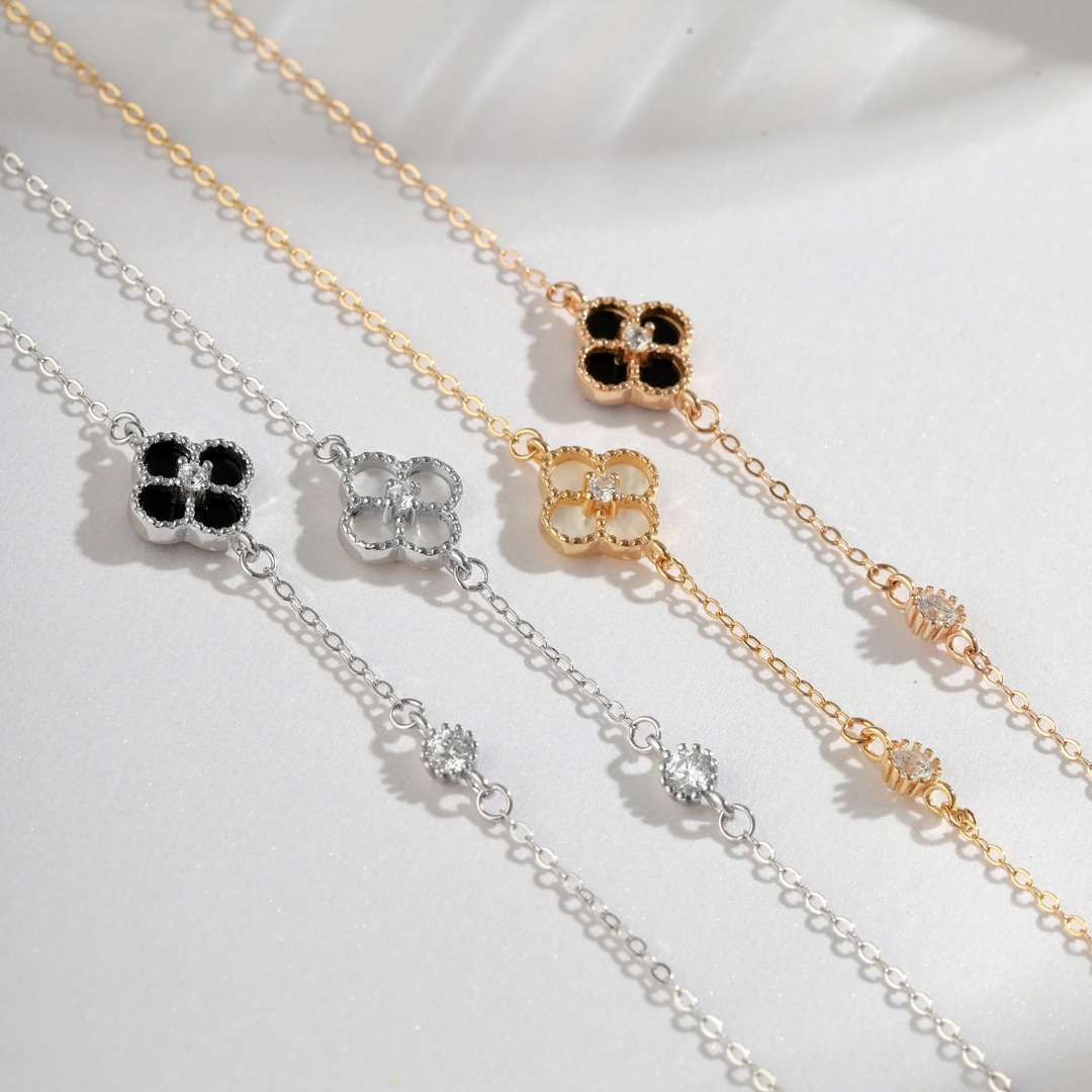 [Regalia Jewelry]Delicate Four Leaf Clover Bracelet