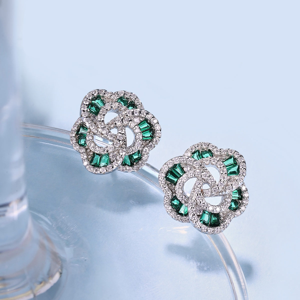 [Regalia Jewelry]Exquisite Flower Shape Daily Earrings