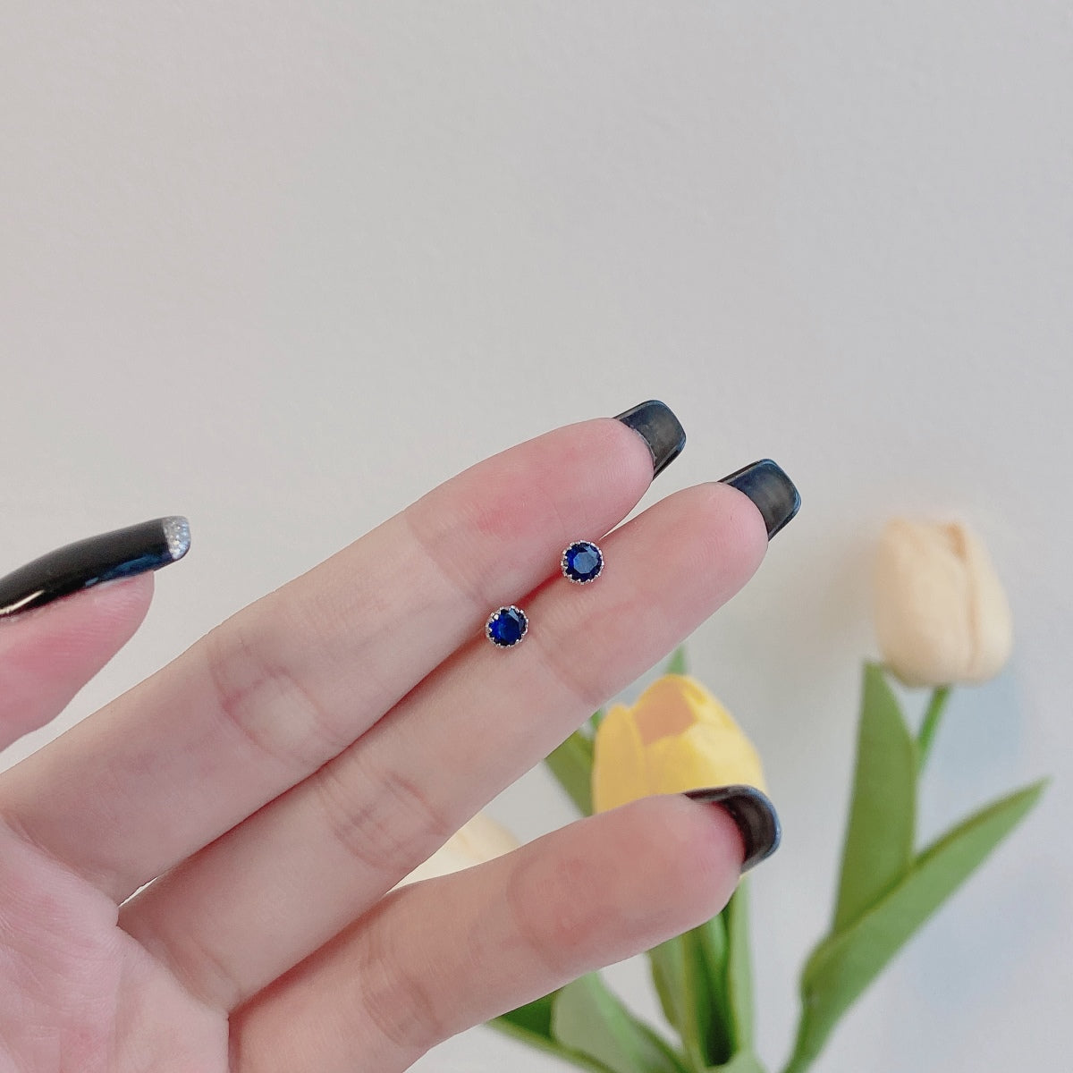 [Regalia Jewelry]Sparkling Colorful Round Shape Earrings