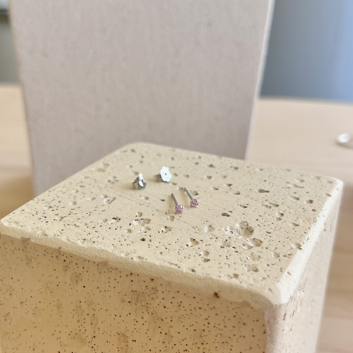 [Regalia Jewelry]Delicate Solitaire Earrings