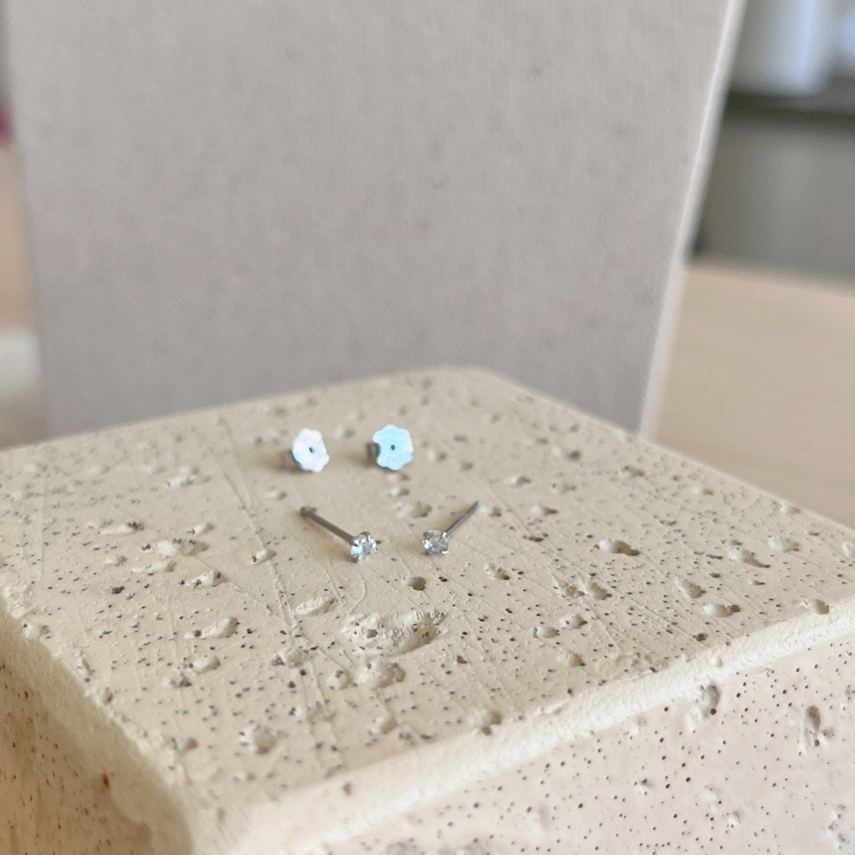 [Regalia Jewelry]Delicate Solitaire Earrings