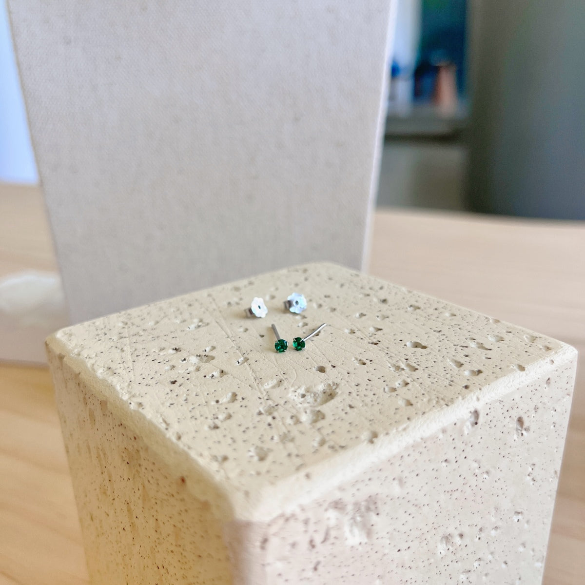 [Regalia Jewelry]Delicate Solitaire Earrings