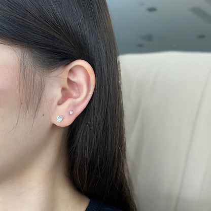 [Regalia Jewelry]Sparkling Heart Shaped Simple Earrings