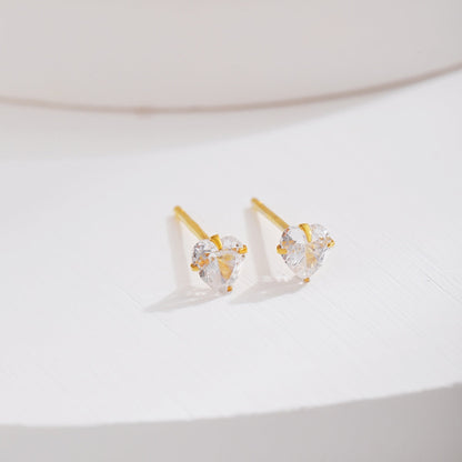 [Regalia Jewelry]Sparkling Heart Shaped Simple Earrings
