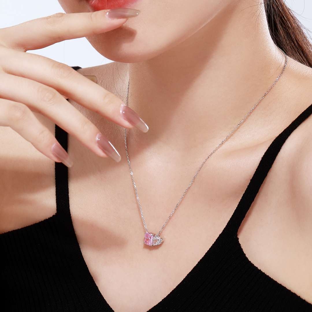 [Regalia Jewelry]Dazzling Square & Heart Shape Necklace