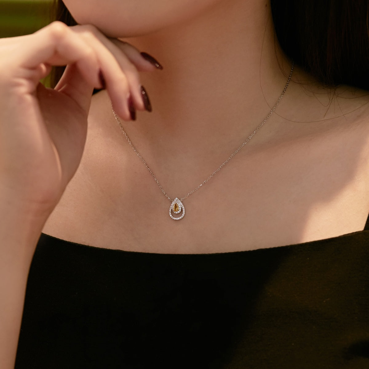 [Regalia Jewelry]Sparkling Pear Cut Necklace