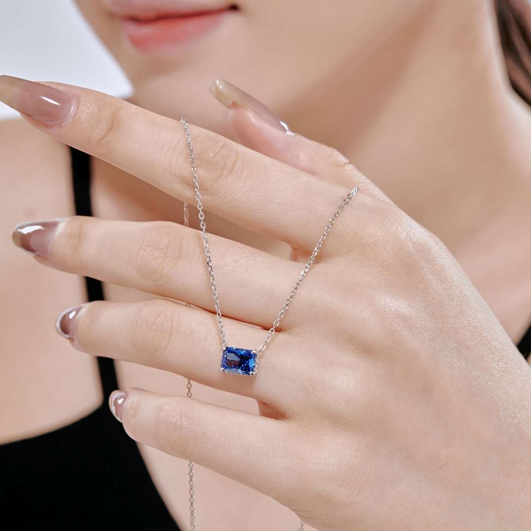 [Regalia Jewelry]Luxurious Square Shape Colorful Necalack