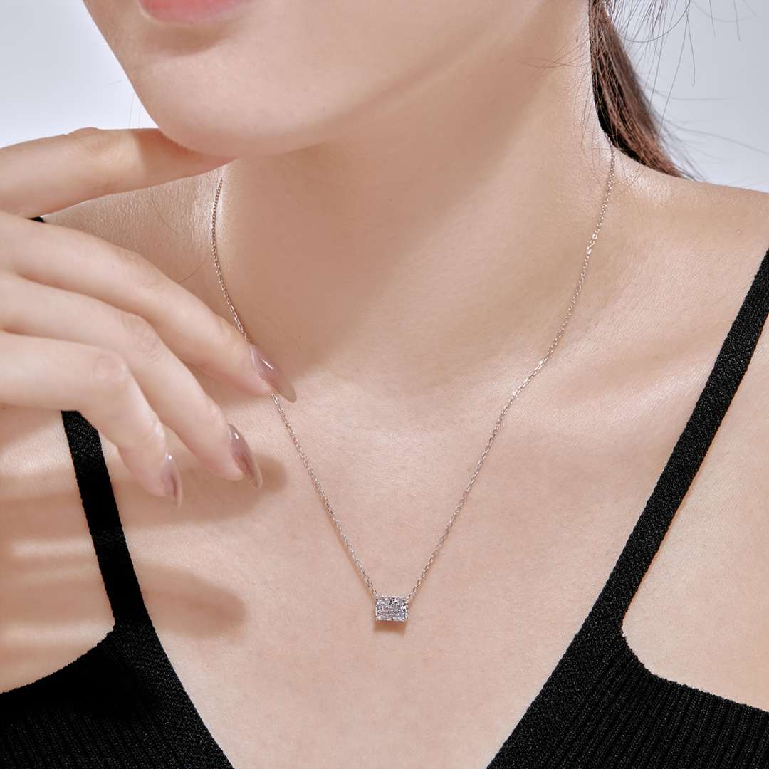 [Regalia Jewelry]Luxurious Square Shape Colorful Necalack