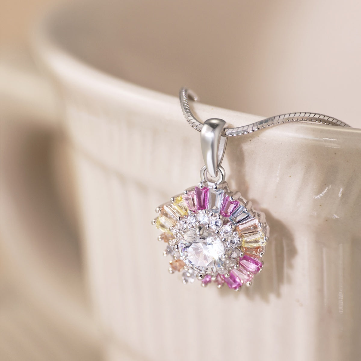[Regalia Jewelry]Charming Flower Colorful Necklace