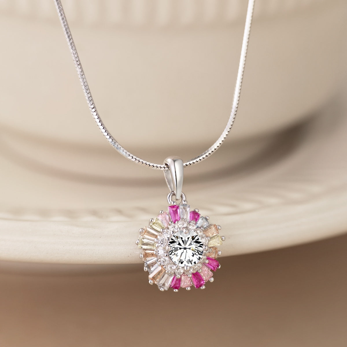 [Regalia Jewelry]Charming Flower Colorful Necklace
