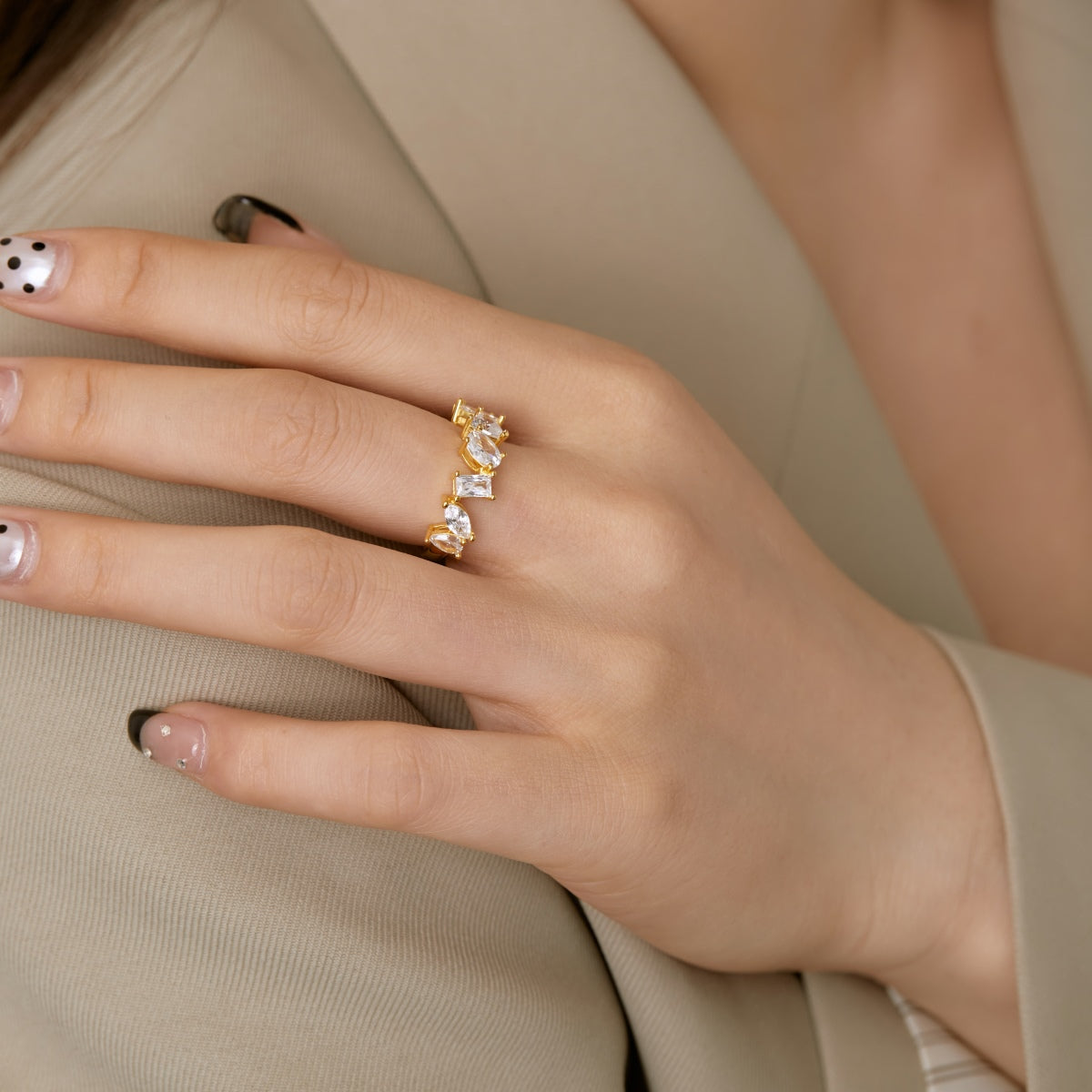 [Regalia Jewelry]Delicate Multi Cut Ring