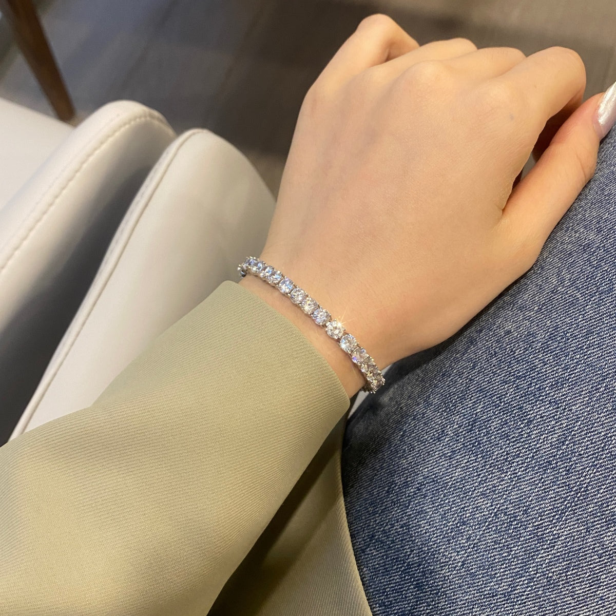 [Regalia Jewelry]Ornate Sparkling Round Cut Wedding Bracelet