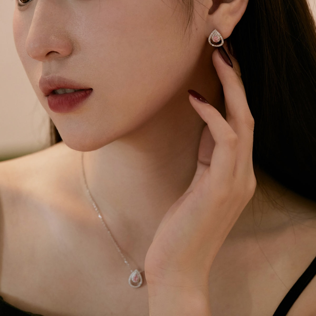 [Regalia Jewelry]Sparkling Delicate Water Drop Shape Daily Earrings