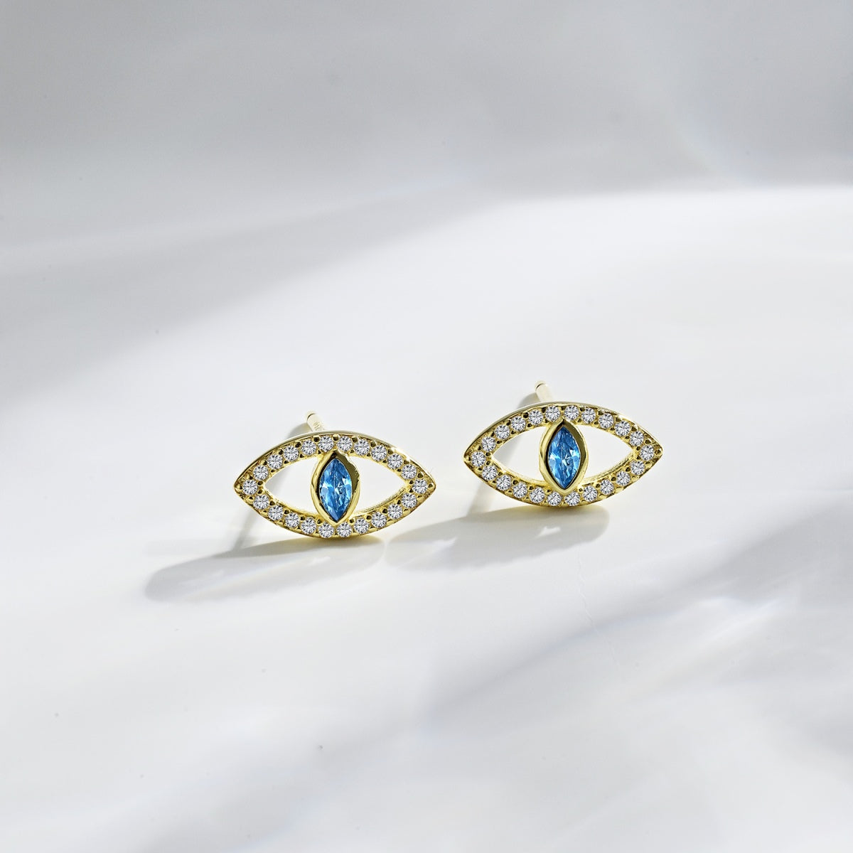 [Regalia Jewelry]Blue Devil Eyes Hollow Stud Earrings