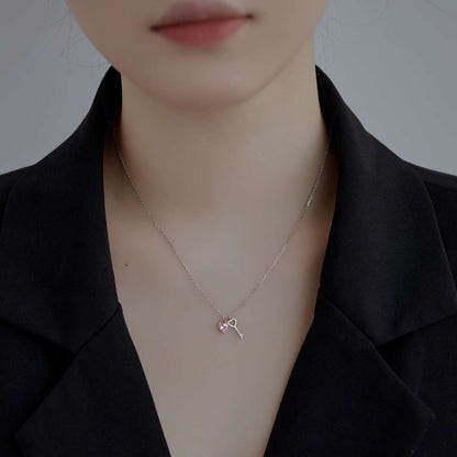 [Regalia Jewelry]Unique Heart Shape Key Pendent Necklace