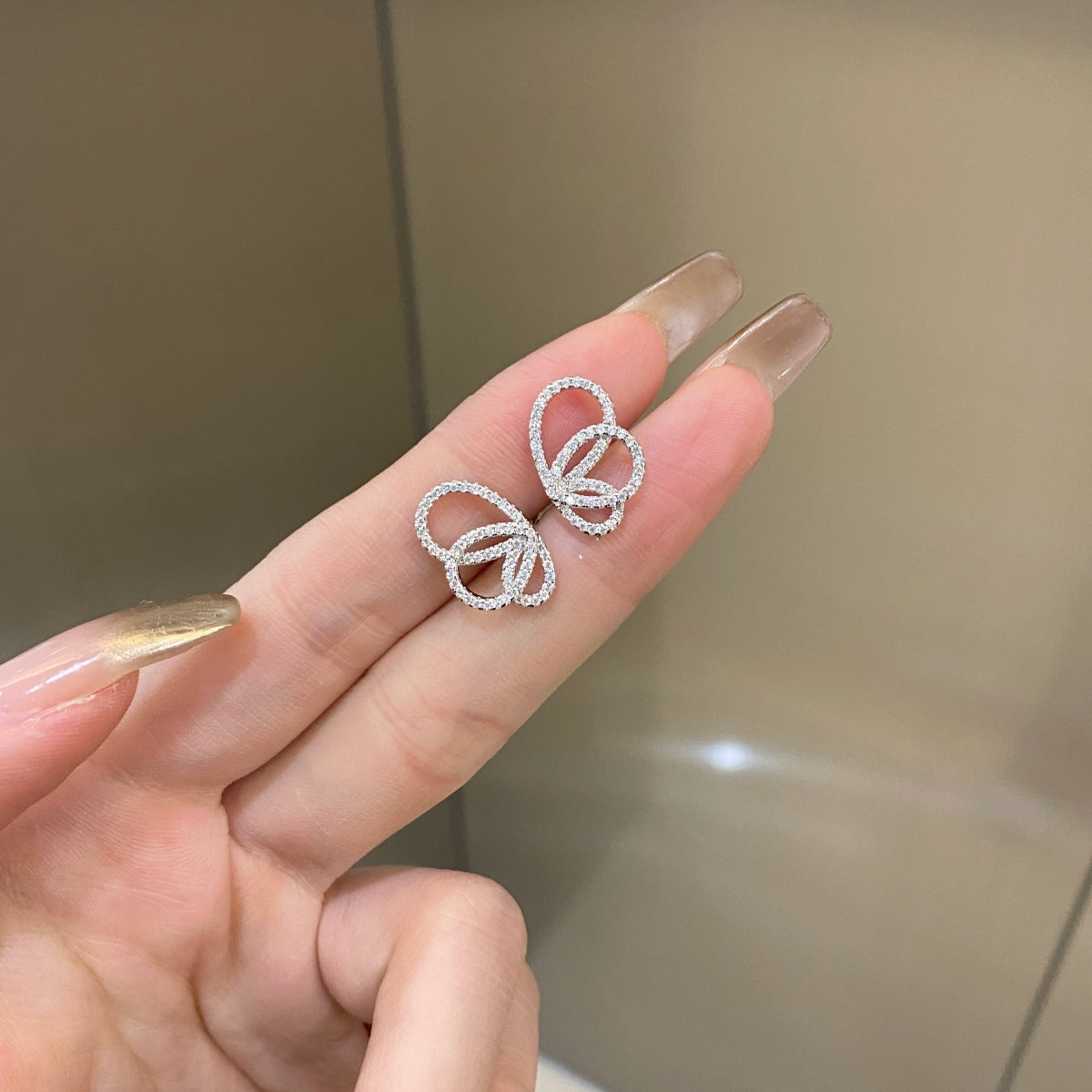 [Regalia Jewelry]Exquisite Butterfly Shape Earrings